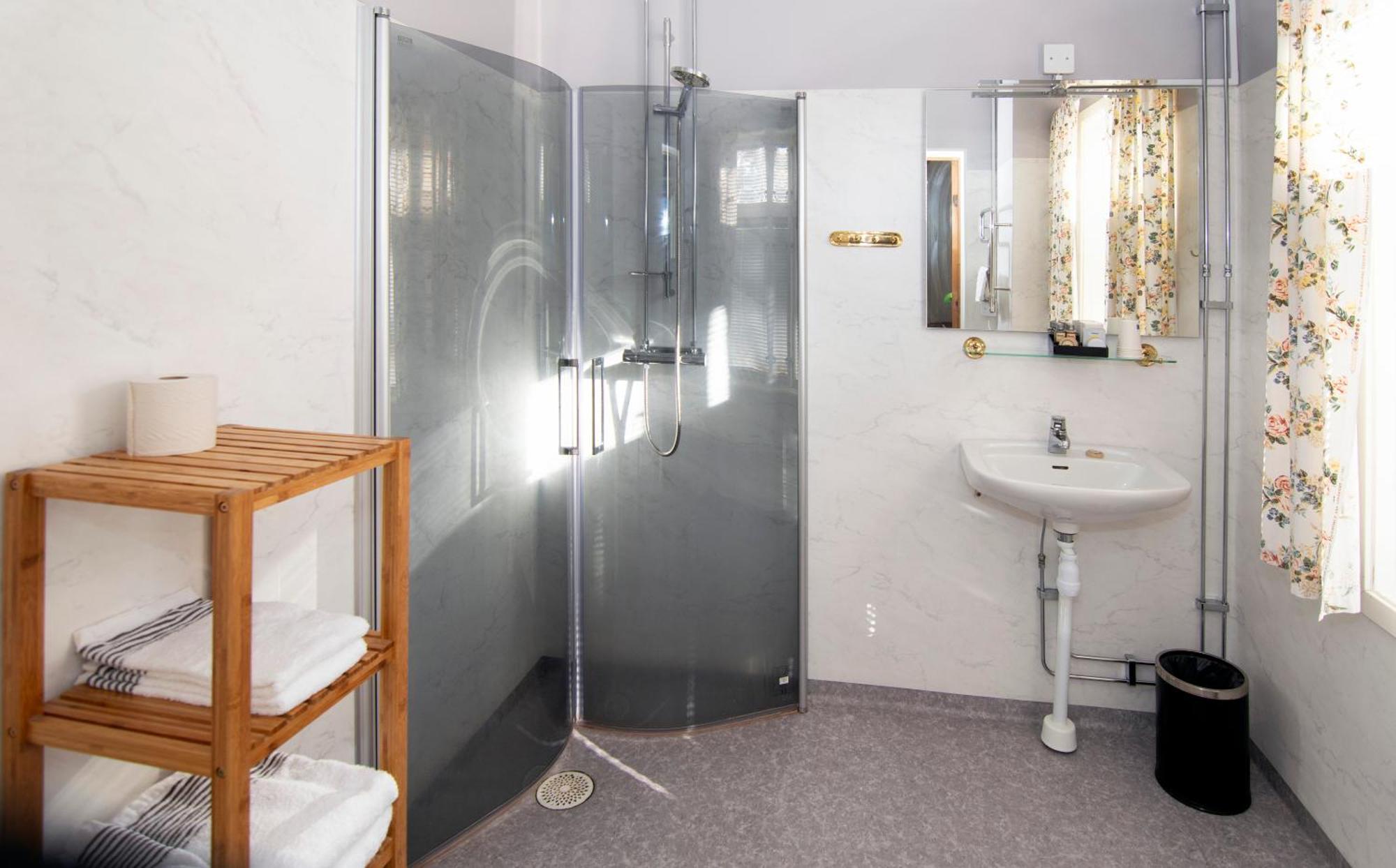 Hotell Krey Karlskoga Exteriör bild
